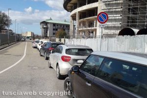 Viterbo - Sosta selvaggia in via Papa Giovanni 21esimo