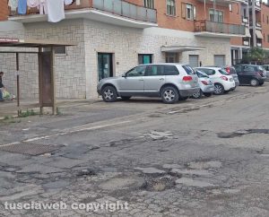 Viterbo - La buca in via Monti Cimini
