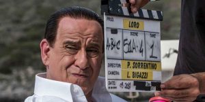 Servillo nei panni di Berlusconi