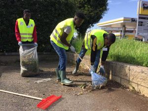 Ronciglione - I migranti della cooperativa Synergasia al lavoro