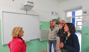 Montalto - Donata lavagna Lim alla scuola elementare Aldo Morelli