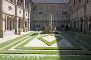 Santa Maria della Quercia - Il chiostro del santuario