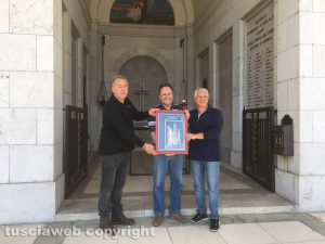 Immagine della macchina di Santa Rosa donata per ricordo al al Sacrario di Fagarè della Battaglia