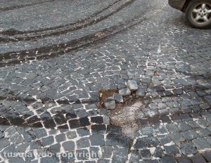 Viterbo - Buca in via S. Carlo