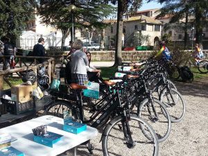 Apribottega e Percorsi e colori per una Vetralla green