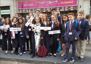 Gli studenti dell'istituto comprensivo Pietro Vanni