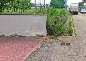 Viterbo - Il marciapiede impraticabile