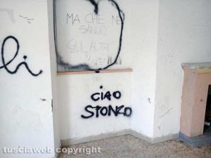 Degrado alla stazione di Grotte Santo Stefano