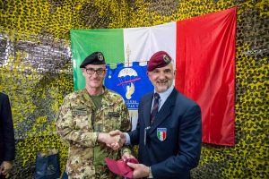 La visita dei paracadutisti viterbesi in Kosovo