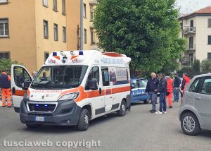 Viterbo - Uomo giù dal terzo piano a piazza Vittorio Veneto