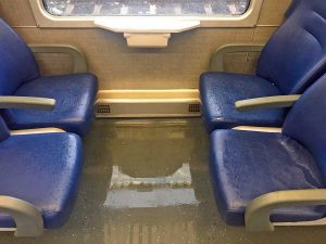 Il treno allagato