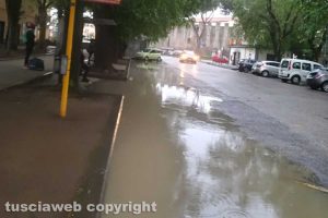 Viterbo - Viale Trento, pozzanghere come piscine