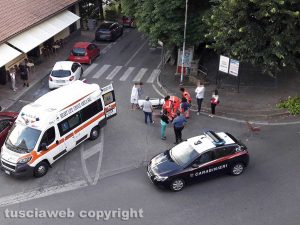 Montefiascone - Donna caduta in strada - L'ambulanza del 118 e i carabinieri