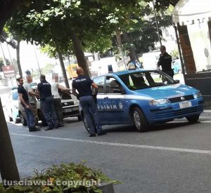 Viterbo - Furto con destrezza a via Marconi - La polizia
