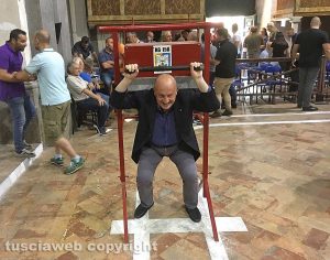 Viterbo - Il prefetto Giovanni Bruno alle prove di portata dei facchini di S. Rosa