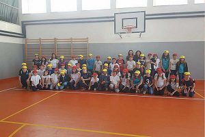 Gli alunni di Viterbo e Bari- Palese nella palestra della scuola Vanni