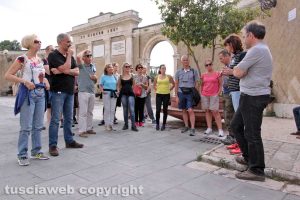 Sorano - Trekking narrativo attraverso la via cava di San Rocco