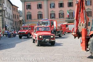 Viterbo - Un vecchio corteo di mezzi dei vigili del fuoco