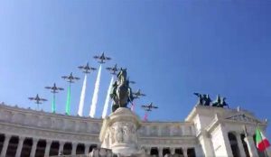 Roma - Le Frecce tricolori sull'altare della patria