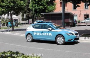 Viterbo - La polizia a via Marconi