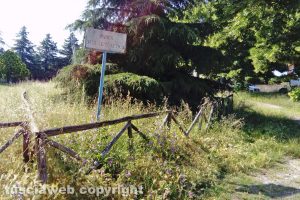 Viterbo - Incuria al parco dell'Aeronautica
