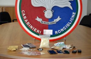 Carabinieri - Ronciglione - Lo shaboo sequestrato