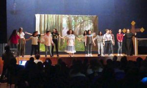 Viterbo - Gli alunni dell'Egidi in scena con “Aggiungi un posto a tavola”