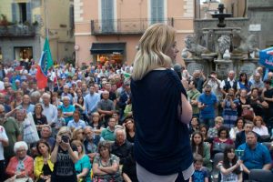 Giorgia Meloni a piazza delle Erbe