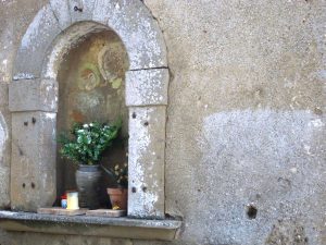 Viterbo - L'edicola della Madonnina