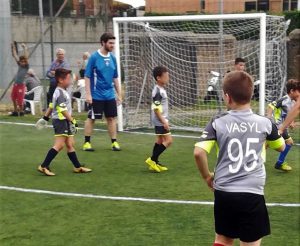 Il piccolo Vasyl corona il sogno di giocare a calcio
