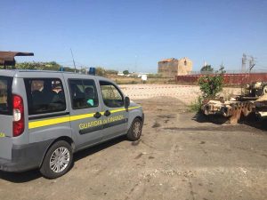 Civitavecchia - Guardia di finanza - Rifiuti speciali abbandonati - sequestro area