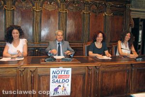 Viterbo - Comune - Presentazione della Notte in saldo