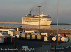 Civitavecchia - Nave Msc al porto