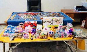 Viterbo - La merce sequestrata dopo i controlli della polizia locale