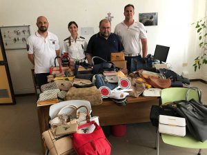 Montalto di Castro - Gli articoli sequestrati dalla polizia locale