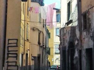 Viterbo - Panni stesi in via delle Fabbriche