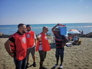 Ostia, il blitz anti-ambulanti di Casapound