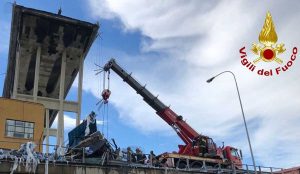 Genova - Crollo ponte Morandi - Vigili del fuoco al lavoro