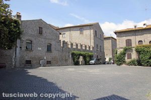 Viterbo - Piazza San Carluccio