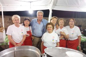 Viterbo - La "Cena insieme nella piazza della solidarietà"