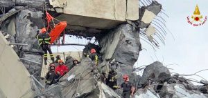 Genova - Crollo ponte Morandi - Vigili del fuoco al lavoro