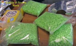 Fiumicino - Ecstasy nel latte in polvere
