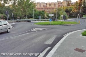 Viterbo - La rotatoria di via Genova