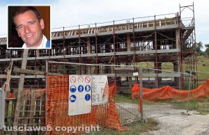 Montefiascone - Il cantiere sequestrato a Poggio del Crognolo e nel riquadro Massimo Ceccarelli