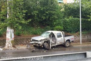 Capranica - Camion contro fuoristrada