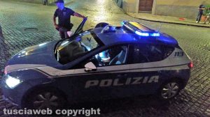 Viterbo - Centro storico - Maxirissa a San Faustino - Intervento di polizia e carabinieri