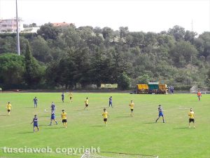 Montefiascone - La partita amichevole tra il Montefiascone e gli allievi della Viterbese