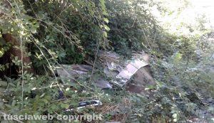 Rifiuti abbandonati a Ponte dell'Elce
