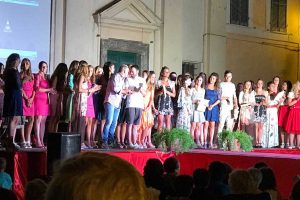 San Lorenzo nuovo - La sfilata degli abiti delle Signore di Torano
