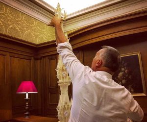 Macchina di santa Rosa - Raffaele Ascenzi alla Camera con il bozzetto di Gloria